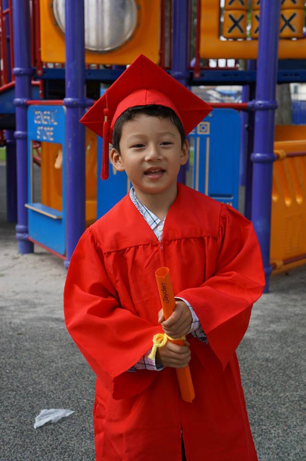 Jennifer Phạm khoe ảnh con trai tốt nghiệp mẫu gi&aacute;o 3