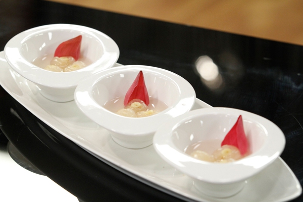 D&agrave;n sao Việt bất ngờ trước t&agrave;i năng c&aacute;c th&iacute; sinh "MasterChef" 24