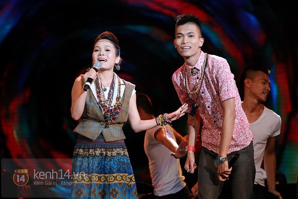 Phương Uyên cùng Thiều Bảo Trang cuồng nhiệt trên sân khấu  7