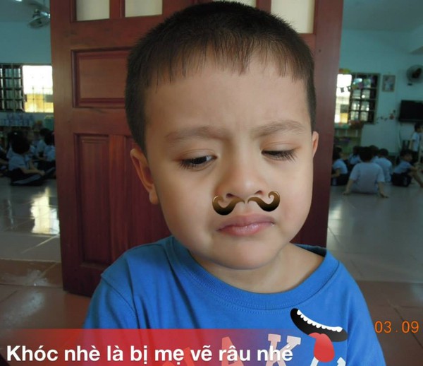 Con trai Thanh Thúy mếu máo khóc ngày đầu tiên đi học 3