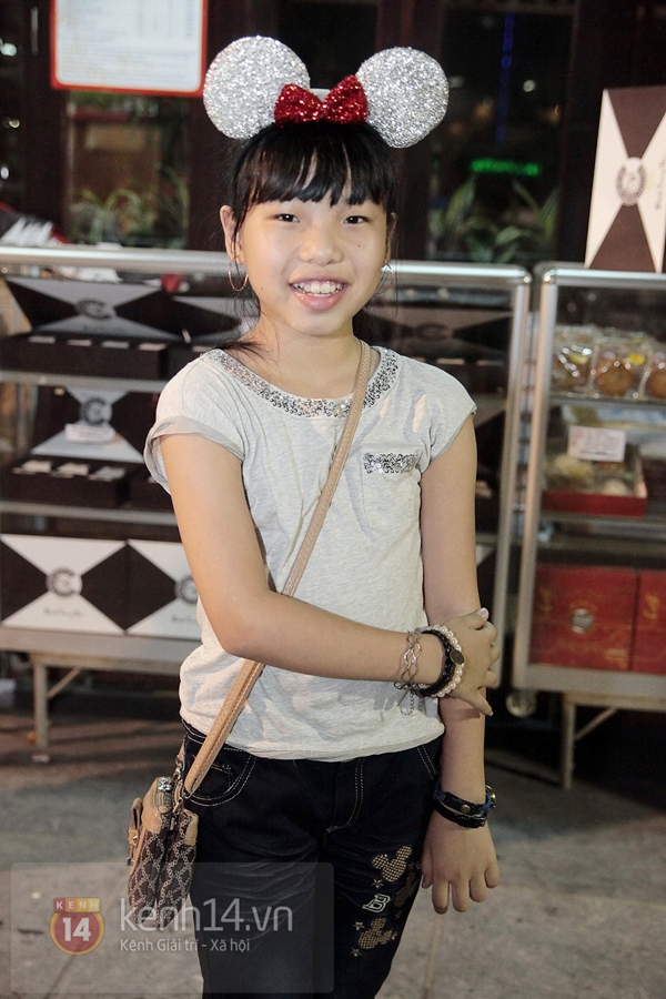 Vợ chồng Lưu Hương Giang dẫn team The Voice Kids dạo phố đ&ecirc;m H&agrave; Nội 10