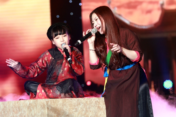 Dàn thí sinh The Voice Kids "đọ" giọng cùng sao Việt 12