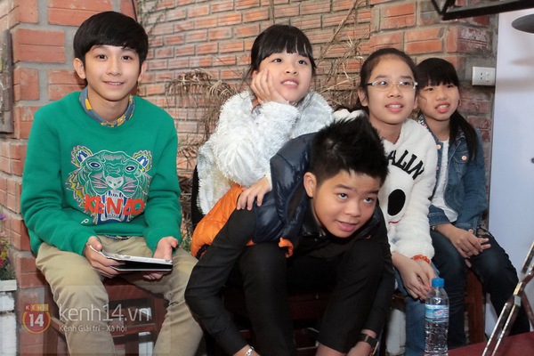 Quang Anh hội ngộ bạn bè trong "The Voice Kids" 1