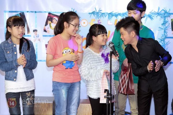 Quang Anh hội ngộ bạn bè trong "The Voice Kids" 3