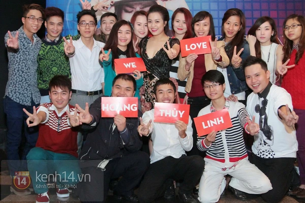 Ho&agrave;ng Th&ugrave;y Linh bất ngờ được fan tặng "sao tr&ecirc;n trời" 6