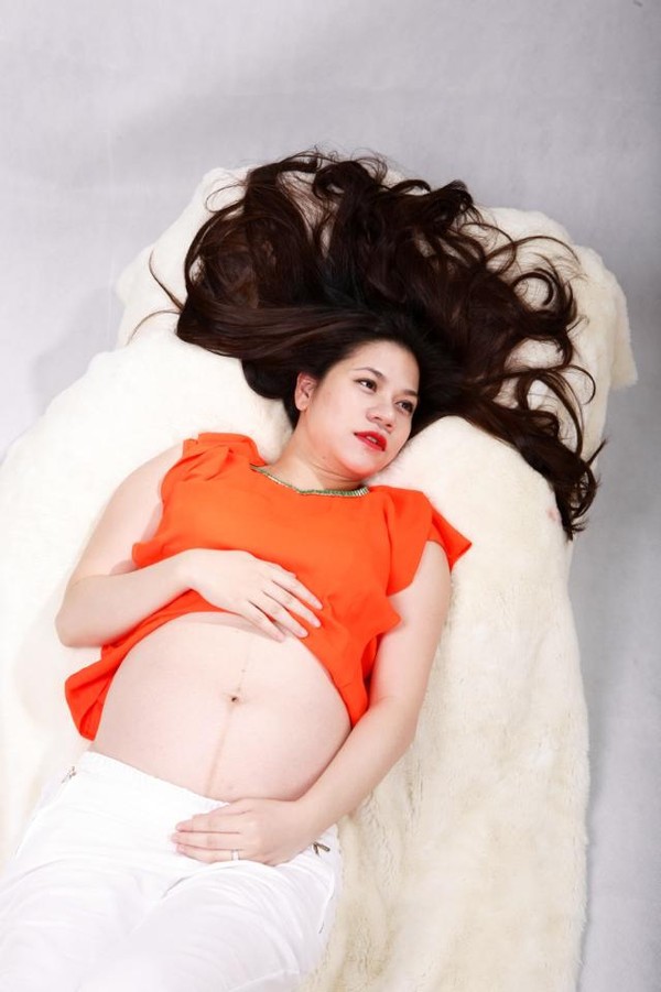 Ngắm khoảnh khắc sao Việt khoe bụng bầu "m&aacute;t mẻ" 12