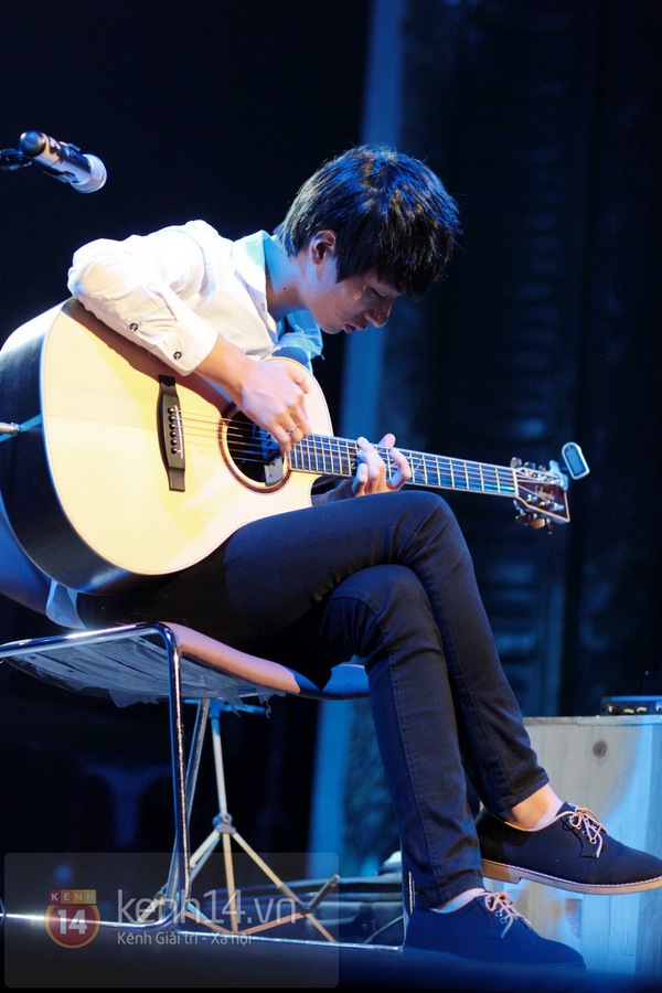 Văn Mai Hương xin được ôm "thần đồng guitar" Sungha Jung 15