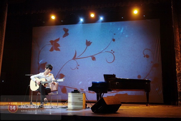 Văn Mai Hương xin được ôm "thần đồng guitar" Sungha Jung 9