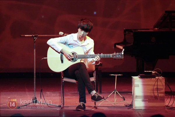 Văn Mai Hương xin được ôm "thần đồng guitar" Sungha Jung 14