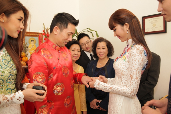 Cô dâu Ngọc Quyên mặc váy cưới "khủng" hơn 200 triệu đồng 23