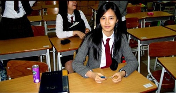 Phát sốt với hình ảnh Yuri (SNSD) hồi học trung học 2