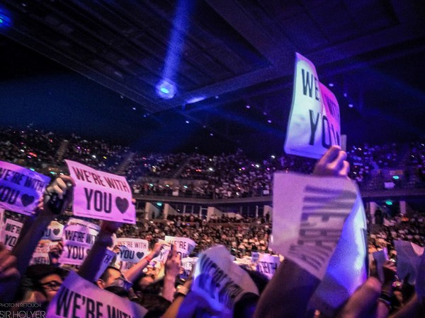 Clip độc quyền: Avril Lavigne đ&oacute;n Valentine c&ugrave;ng 12.000 kh&aacute;n giả 5