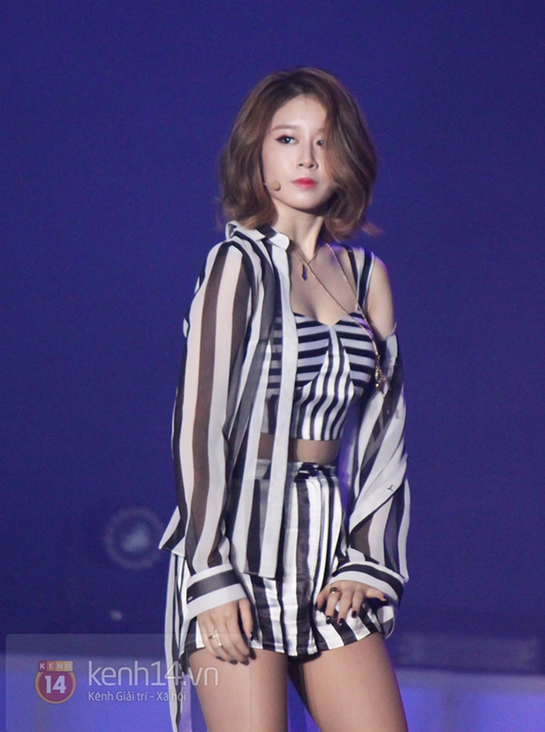 Độc quyền từ Campuchia: Jiyeon (T-ara) tuột quai áo khiến fan phát cuồng 3