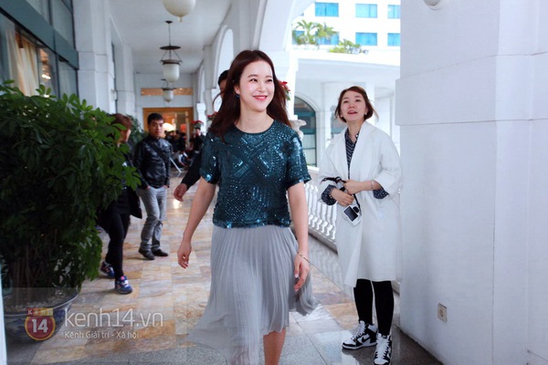 "Nữ hoàng nhạc phim" Baek Ji Young rạng rỡ xuất hiện tại Hà Nội 17