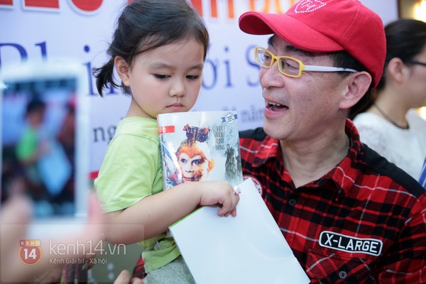"Tôn Ngộ Không" Lục Tiểu Linh Đồng nhiệt tình, thân thiện với khán giả Việt Nam 13