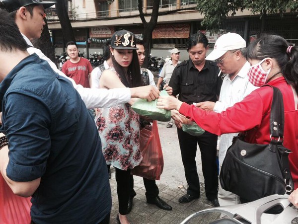 Hot: Tr&agrave; My Idol vừa sinh con trai đầu l&ograve;ng  1
