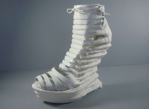5 thiết kế giày "quái" nhất năm 2012 15