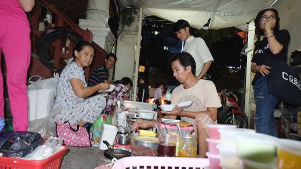 Những "thi&ecirc;n đường" ăn uống gi&aacute; si&ecirc;u rẻ h&uacute;t kh&aacute;ch ở S&agrave;i G&ograve;n 11