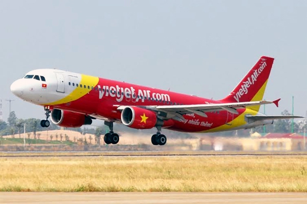 Máy bay VietJetAir hạ cánh sai đường băng 1