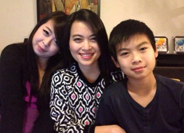 Người thân đau đớn đón di hài 3 mẹ con người Việt tử nạn trên chuyến bay MH17 12