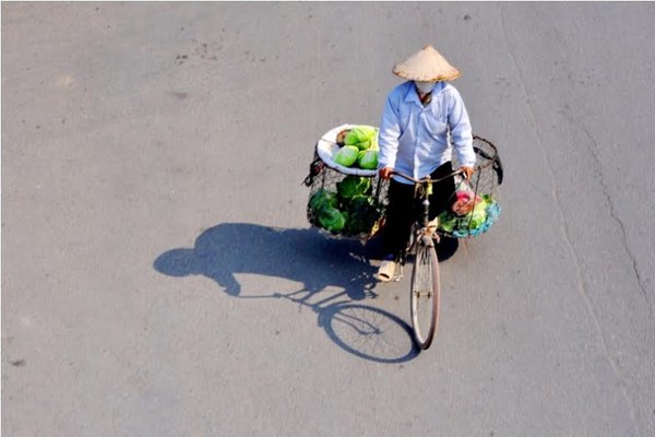 Chùm ảnh: Những chiếc xe đạp cũ "gánh gồng" mưu sinh giữa phố phường Hà Nội 9