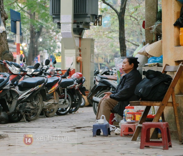 Người đàn bà hơn 20 năm "thạo" nuôi chim trời trên phố Hà Nội 6