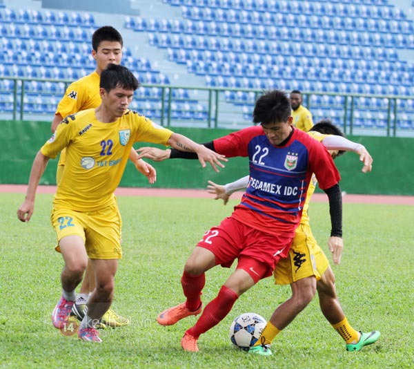 Công Vinh ghi bàn, B.Bình Dương thắng đậm Hà Nội T&T 10