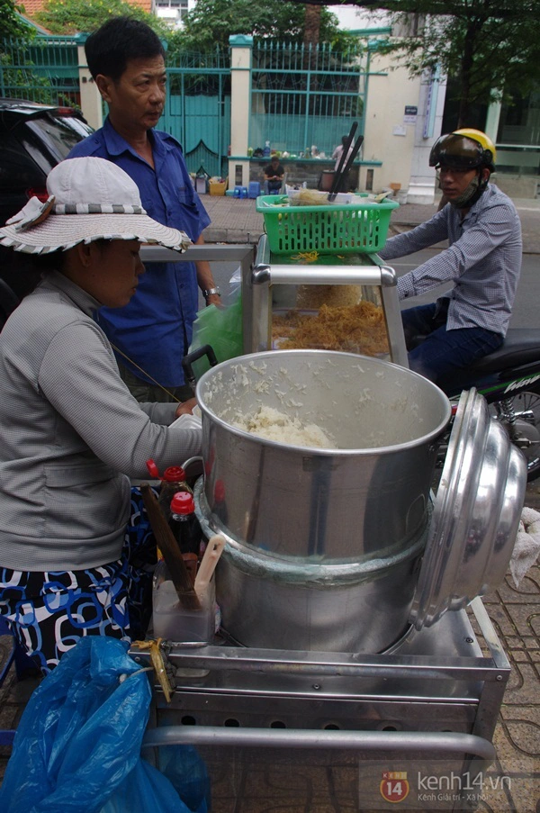 Sài Gòn: Xôi 10k cho buổi sáng no bụng 2