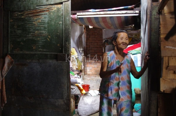 Xót thương hoàn cảnh cụ bà 80 tuổi cô độc giữa Sài Gòn 13