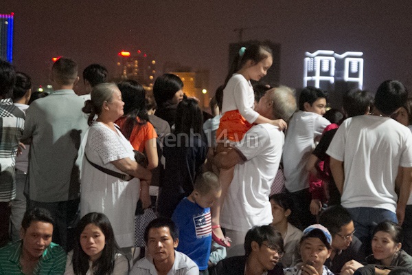 Sài Gòn: Rực rỡ sắc màu đêm pháo hoa đón năm mới 17
