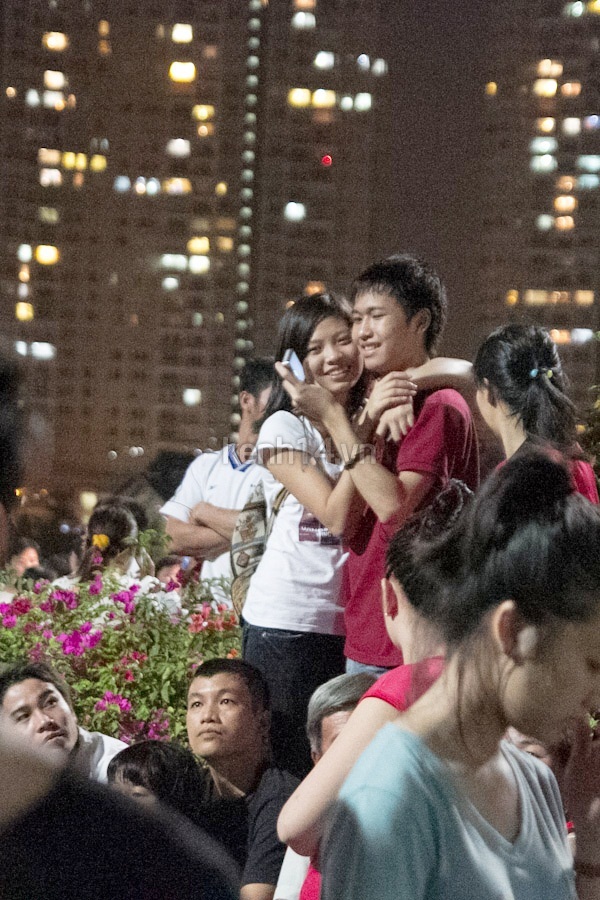 Sài Gòn: Rực rỡ sắc màu đêm pháo hoa đón năm mới 18