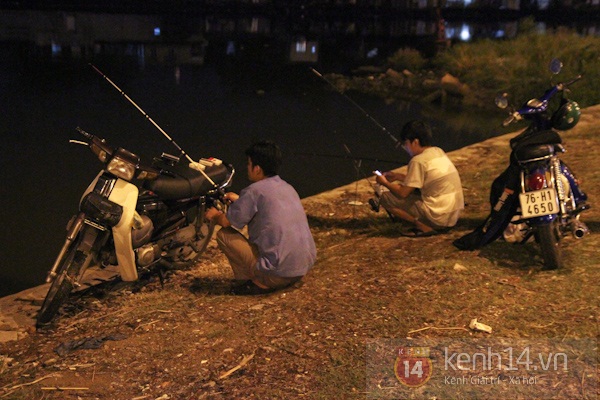 Cận cảnh người Sài Gòn với thú câu cá đêm 6