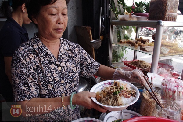 Sài Gòn: Đi ăn bánh ướt thịt ngon - rẻ - lâu đời 10