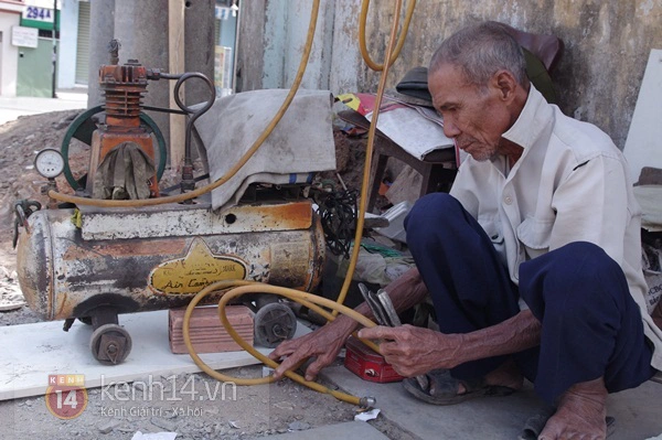 Đôi vợ chồng già "tới cả ngọn đèn trong nhà cũng không dám bật" 13