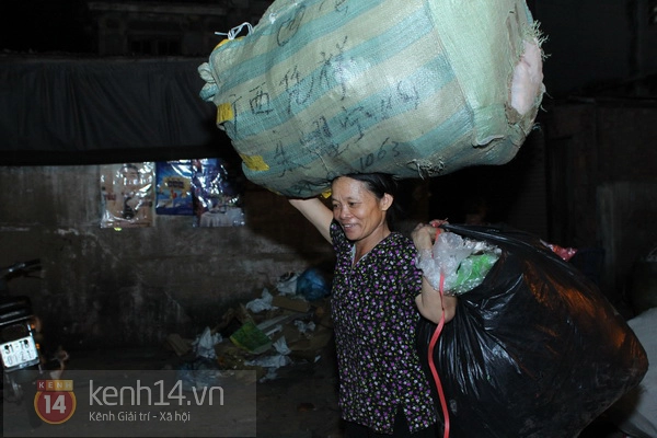 sinh-vien-bach-khoa-tp-hcm-phat-chao-mien-phi-cho-nguoi-ngheo