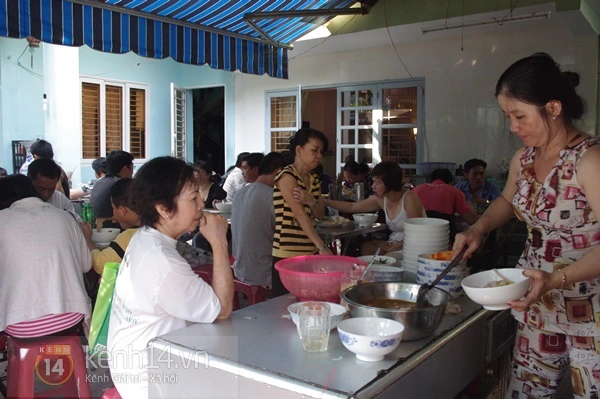 Kh&aacute;m ph&aacute; khu phố m&igrave; Quảng ở quận G&ograve; Vấp 2