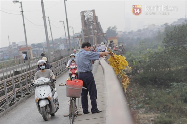 Người dân Thủ đô rủ nhau thả rác tiễn ông Táo 14