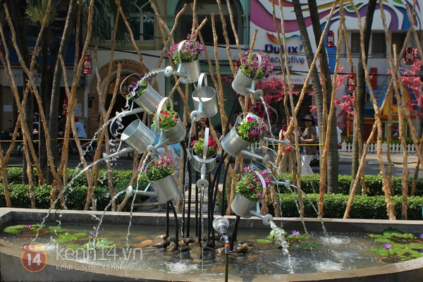 Những hình ảnh đầu tiên về đường hoa Nguyễn Huệ 2013 13