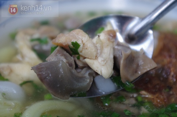 Sài Gòn: Đi ăn bánh canh – mì gà giá bình dân ở Trương Định 6