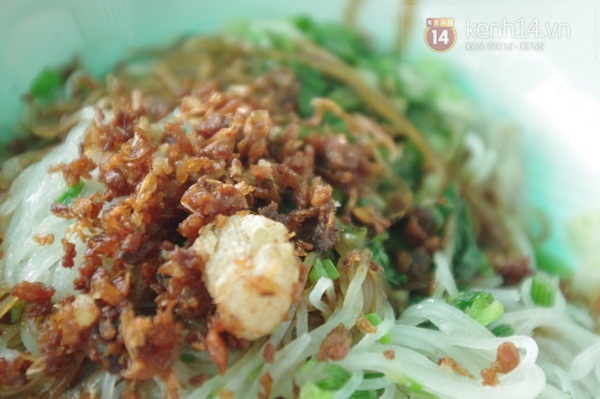 Sài Gòn: Đi ăn hủ tiếu nam vang – xí quách to “khổng lồ” 13