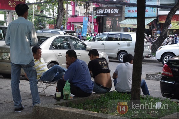 Người Sài Gòn “bốc cháy” vì nắng nóng 42 độ C 19