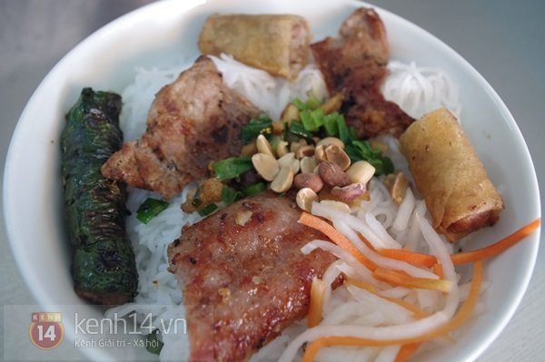 Đi ăn b&uacute;n thịt nướng - b&ograve; l&aacute; lốt ở quận B&igrave;nh Thạnh 11
