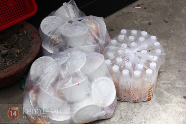 Hàng ngàn chai nước hoa quả đến với người lao động nghèo Sài Gòn 9