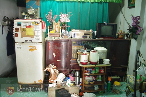 Ho&agrave;n cảnh đ&aacute;ng thương của cụ b&agrave; lượm ve chai chỉ c&ograve;n một nửa bộ n&atilde;o 7