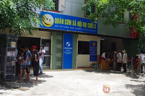 Quầy sách giá chỉ 2.000 đồng ở Sài Gòn 4