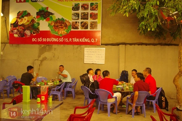 Đi ăn l&ograve;ng g&agrave; - trứng non ch&aacute;y tỏi si&ecirc;u ngon ở quận 7 2