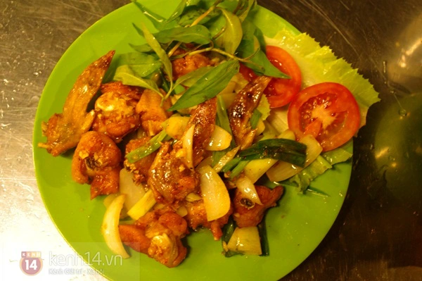 Đi ăn l&ograve;ng g&agrave; - trứng non ch&aacute;y tỏi si&ecirc;u ngon ở quận 7 9
