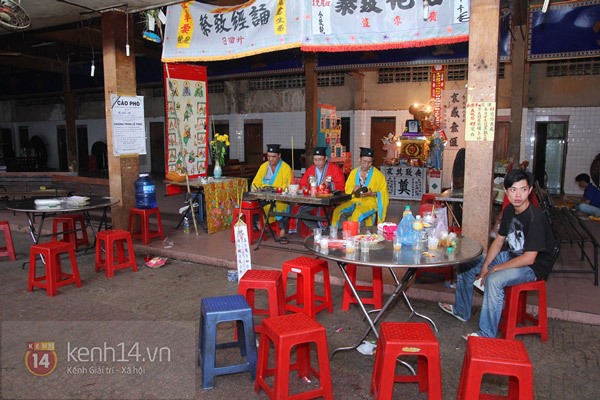 Cảnh nh&agrave; c&ocirc;i c&uacute;t của cậu thiếu ni&ecirc;n tử vong v&igrave; kẹt đầu trong thang m&aacute;y 5