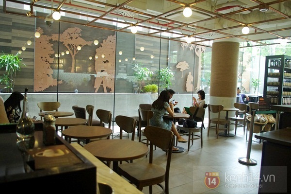 Teen chán “check in”, Starbucks thứ 2 tại SG khai trương trong vắng vẻ 8 Teen chán “check in”, Starbucks thứ 2 tại SG khai trương trong vắng vẻ 8