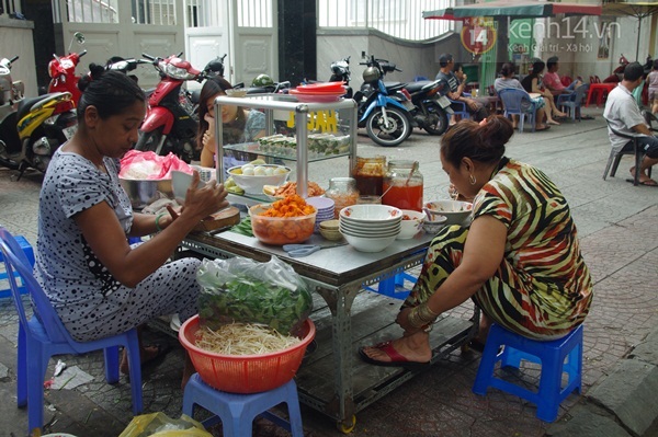 Sài Gòn: Đi ăn bún tôm xào vừa ngon vừa lạ của người Hồi giáo 14